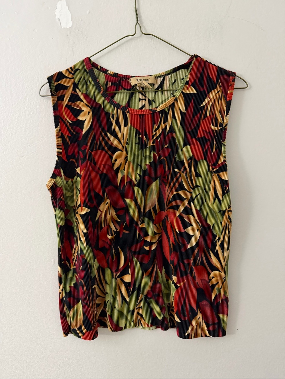 Pleated Tropical Print Sleeveless pleated blouse - Multicolor